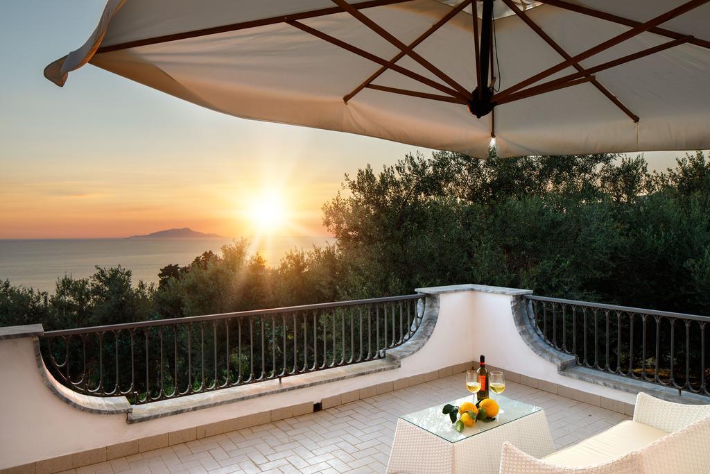 Apartamento Il Nido Del Gabbiano Massa Lubrense Exterior foto